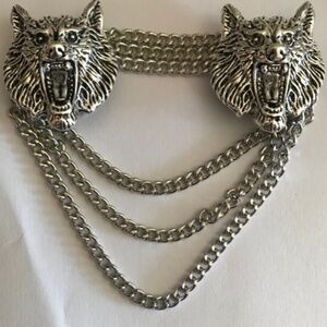 silver wolf cloak clasp